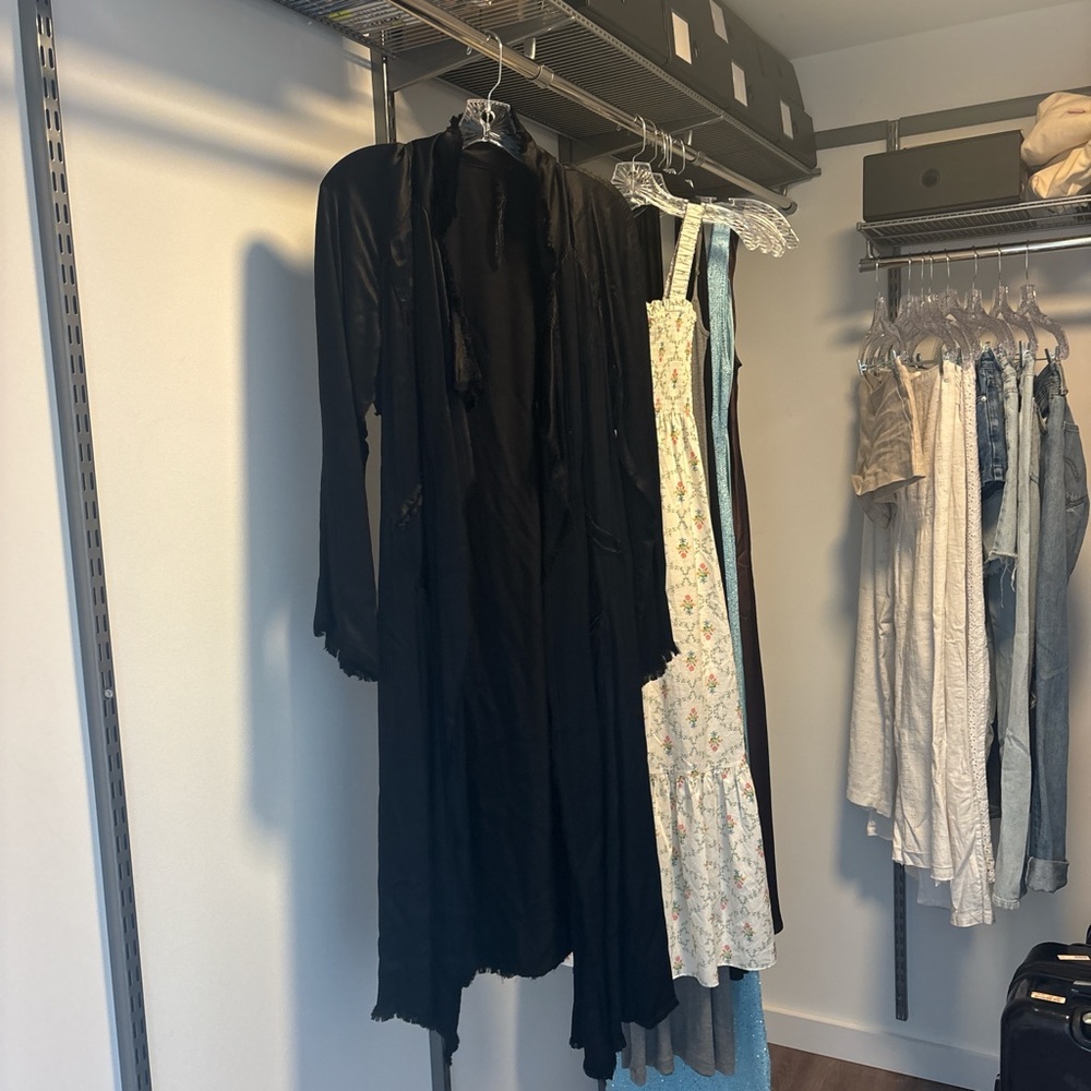 Jaga Athena duster in black satin - Picture 4 of 5